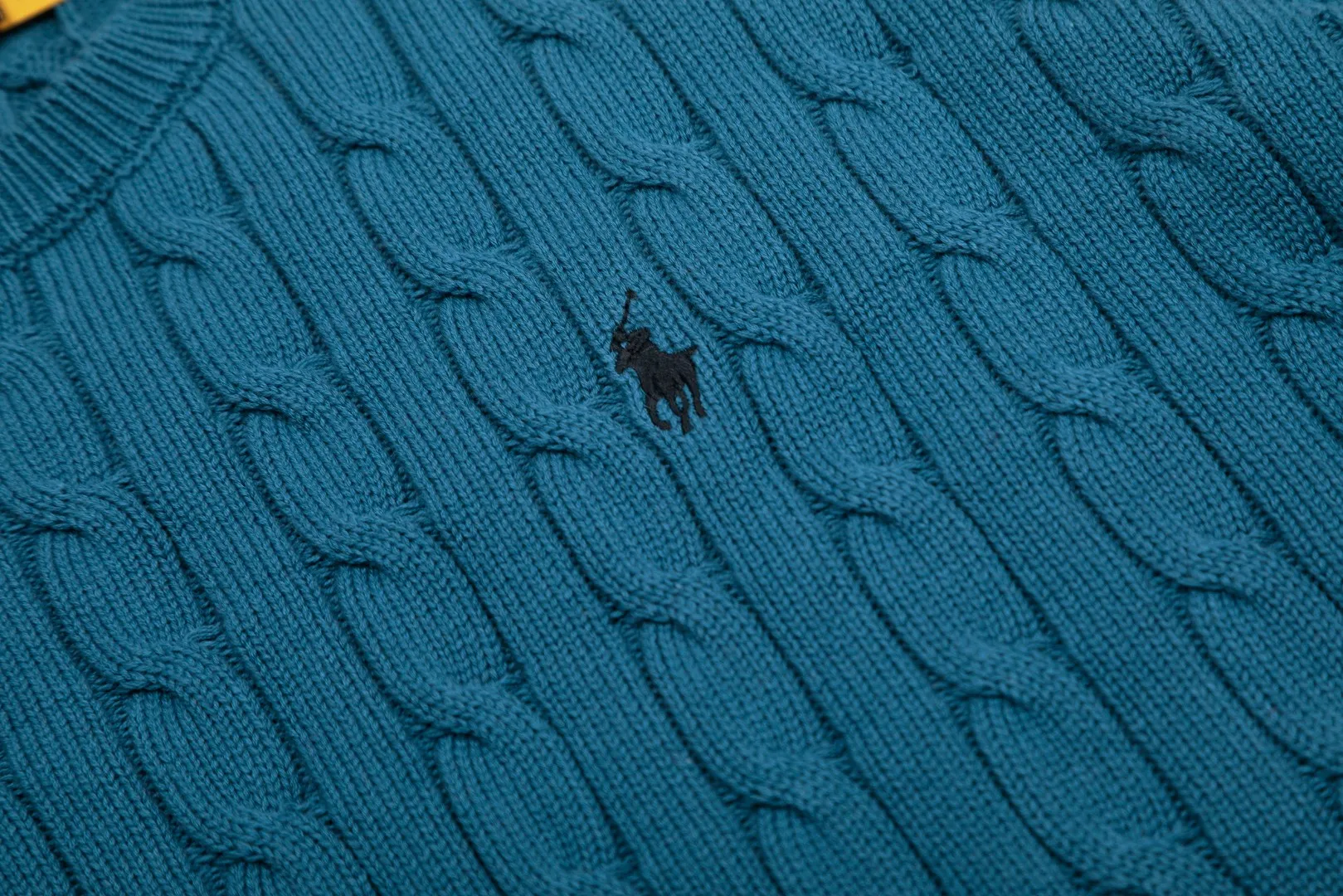 🅿️170 "Top quality" Style number: DS052# (not off the shelves all year round) [Ralph Lauren men's round neck solid color pony embroidered logo knitted short sleeves] ✅Ralph Lauren classic basic versatile men's knitted short sleeves for all seasons ✅Main supply platform live broadcast Wholesale entities Replenish when out of stock Not off the shelves ✅ZP quality 1:1 version Scan the code to enter the GF website Counter quality ✅Detailed quality The only one in Guangzhou Imported high-quality cotton yarn, focusing on high-end, cost-effective, good quality needless to say ✅The version is restored to the original order, the maximum size can be worn up to 200 pounds, loose, comfortable and stress-free ✅The upper body is simple and easy to match, a must-have for men ootd. Good-looking clothes are never picky. A must-have recommendation for men's wardrobe. Size: S-XL Color: Black White Gray Khaki Navy Blue Gentleman Lake Blue